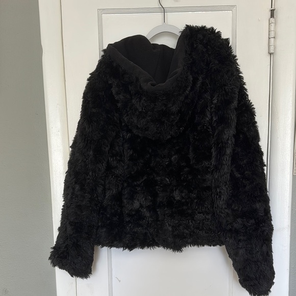 CoffeeShop Black Faux Fur Jacket - Picture 3 of 3